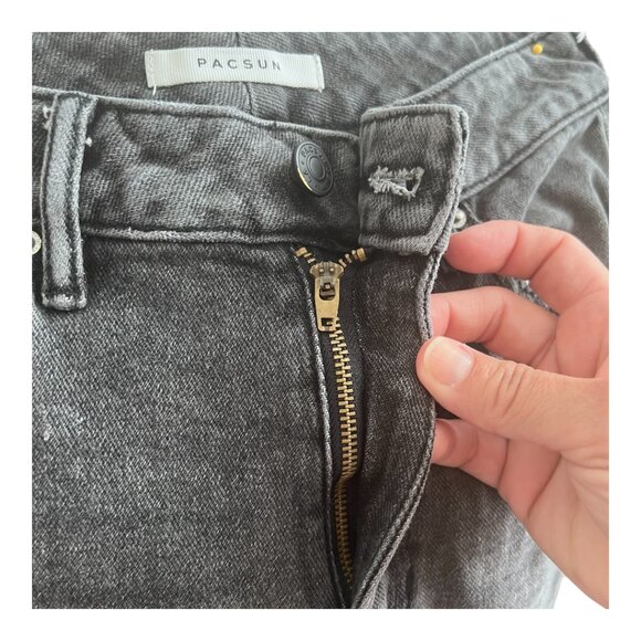 PacSun Black Ripped Mom Jean Size 26x29 - Picture 5 of 9